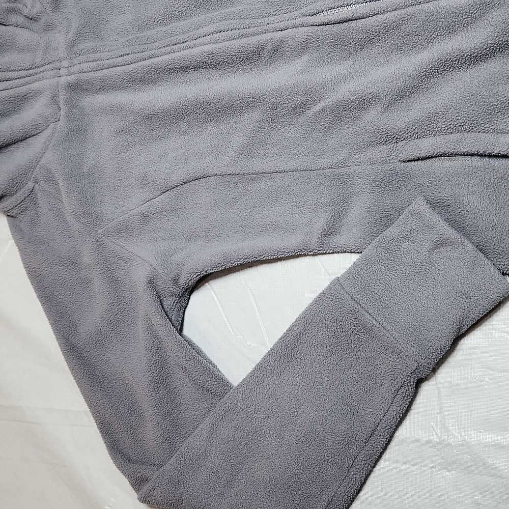 Zip-up Bench Sweater - Picture 5 of 16